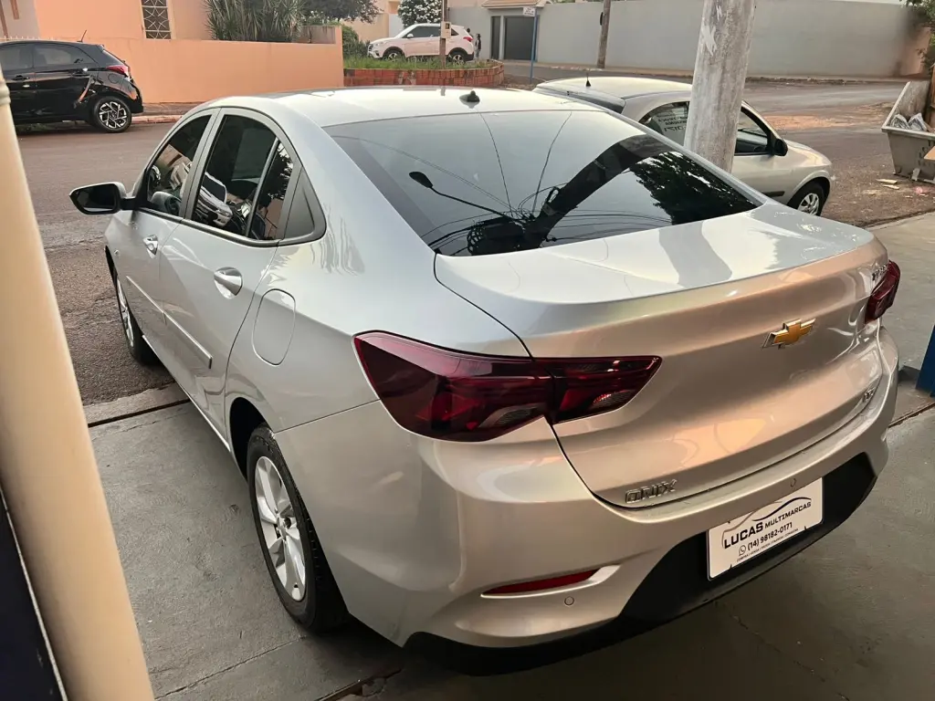 CHEVROLET Onix Sedan - Foto