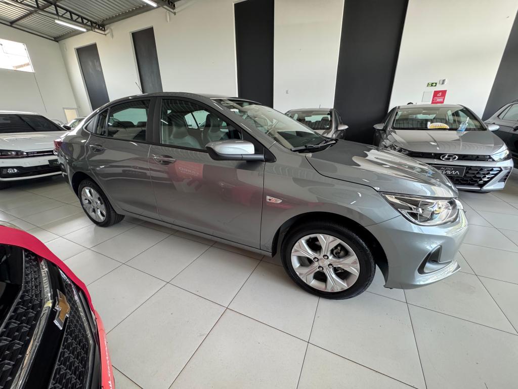 CHEVROLET Onix Sedan - Foto