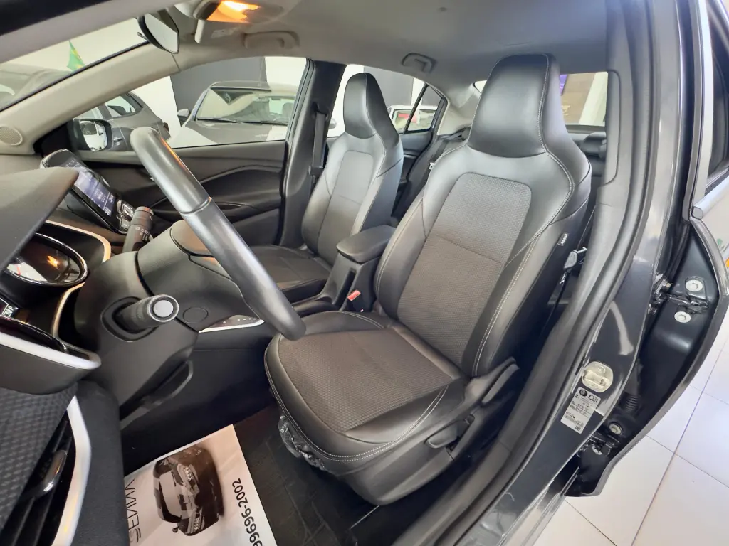 CHEVROLET Onix Sedan - Foto