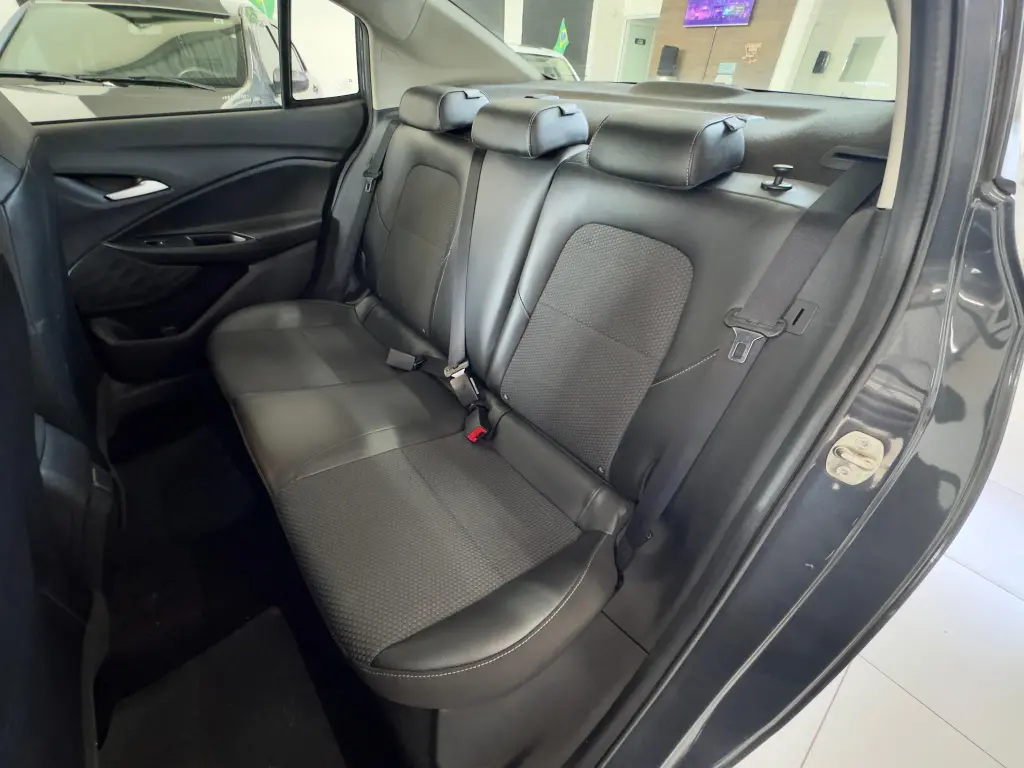 CHEVROLET Onix Sedan - Foto