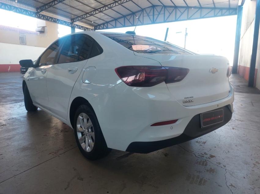 CHEVROLET Onix Sedan - Foto