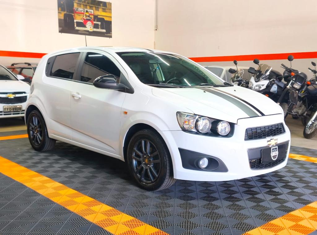 CHEVROLET Sonic Hatch - Foto