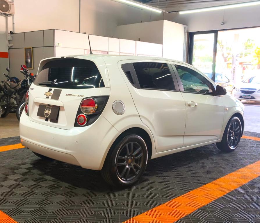 CHEVROLET Sonic Hatch - Foto