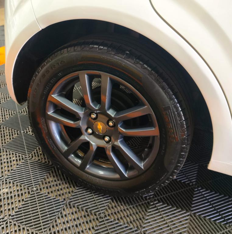 CHEVROLET Sonic Hatch - Foto