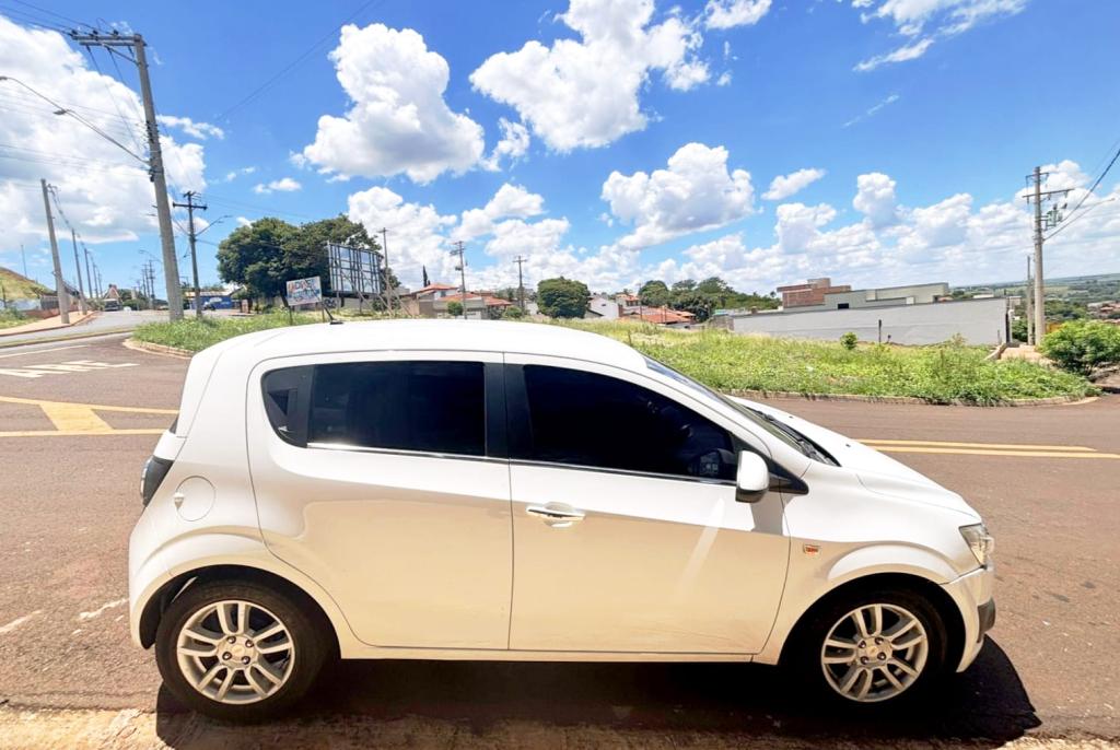 CHEVROLET Sonic Hatch - Foto