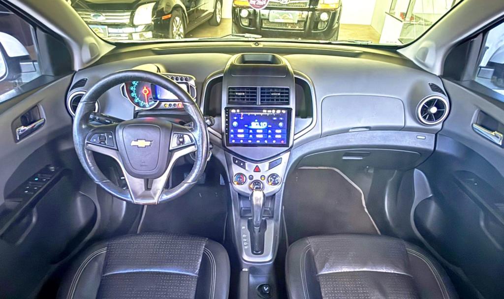 CHEVROLET Sonic Hatch - Foto