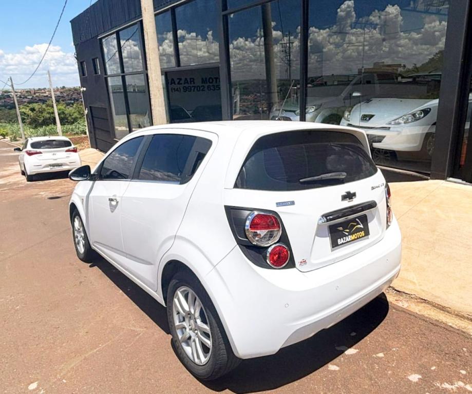 CHEVROLET Sonic Hatch - Foto