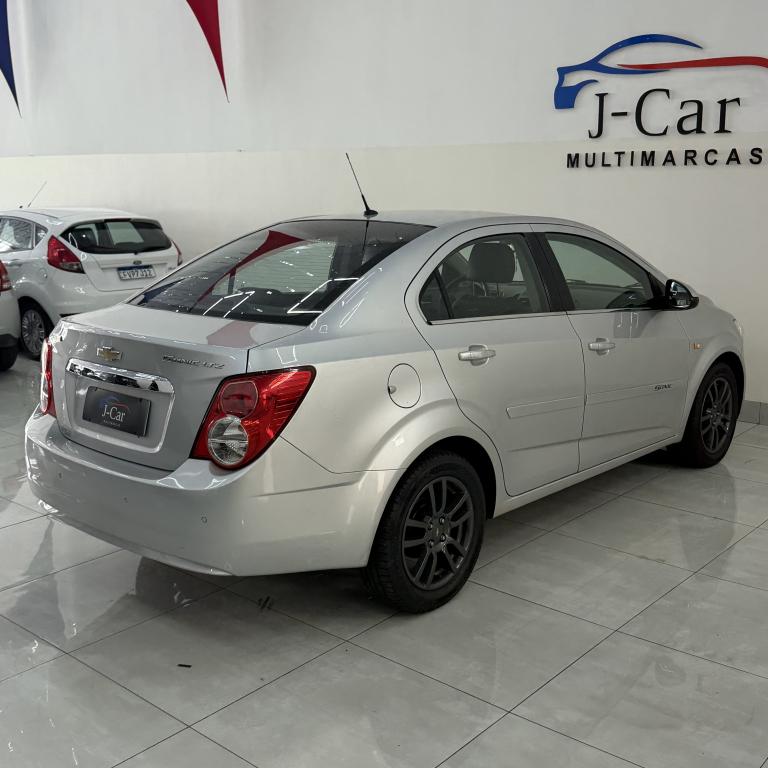 CHEVROLET Sonic Sedan - Foto
