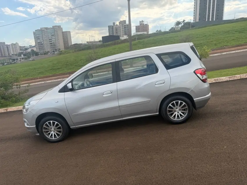 CHEVROLET Spin - Foto