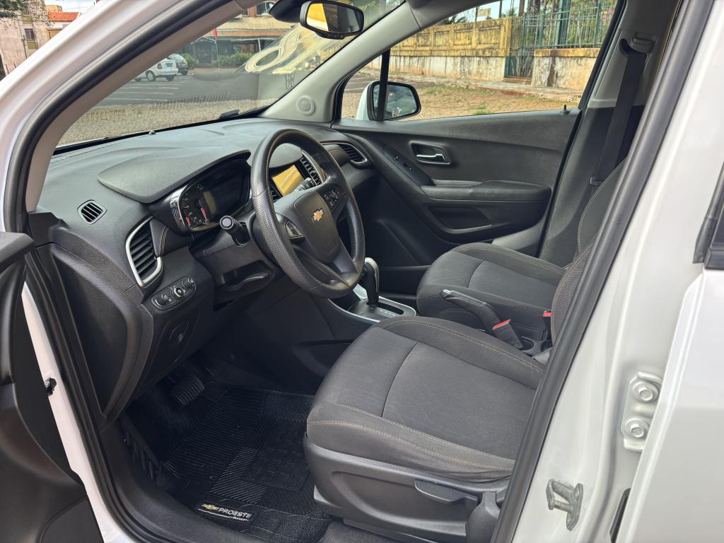 CHEVROLET Tracker - Foto