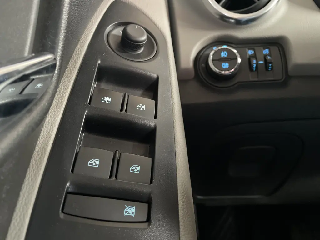 CHEVROLET Tracker - Foto