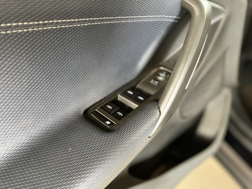 CHEVROLET Tracker - Foto