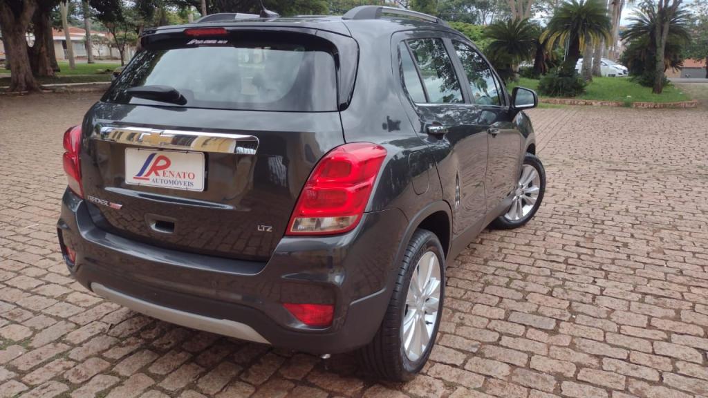 CHEVROLET Tracker - Foto