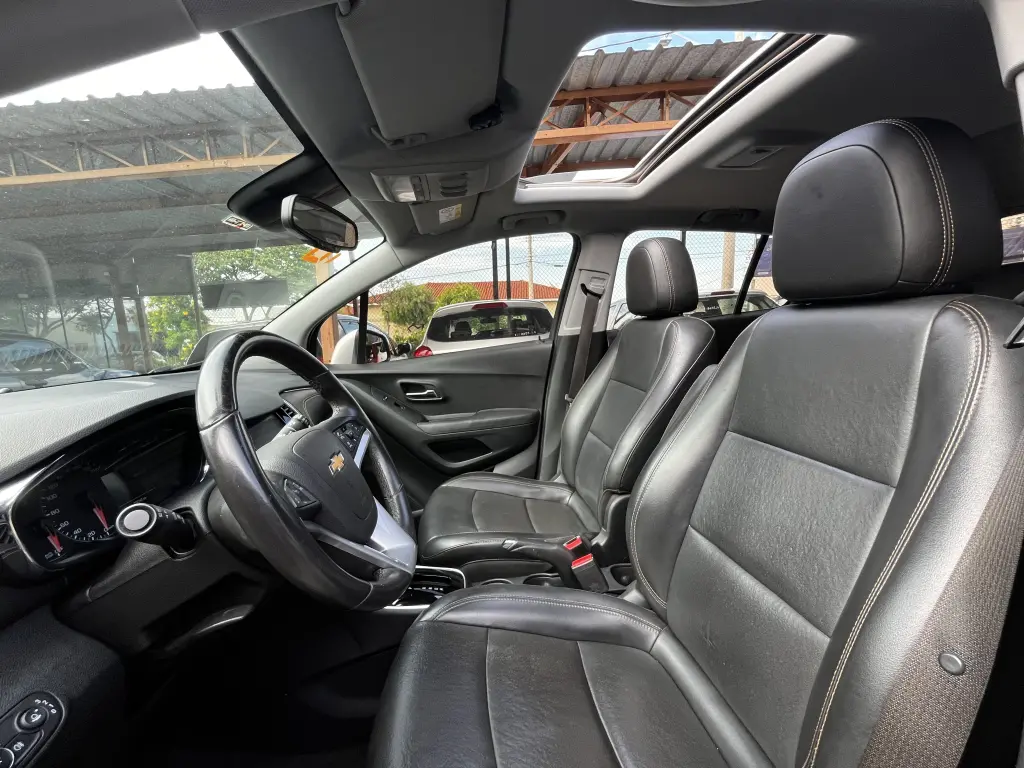 CHEVROLET Tracker - Foto