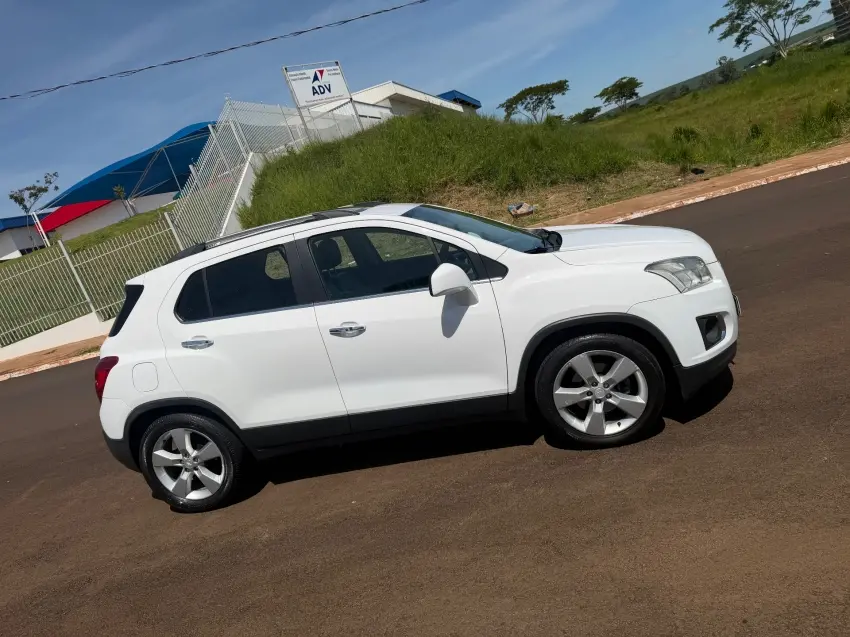 CHEVROLET Tracker - Foto
