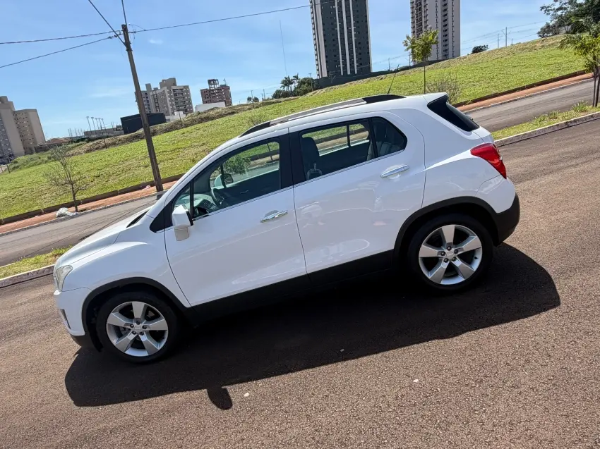 CHEVROLET Tracker - Foto