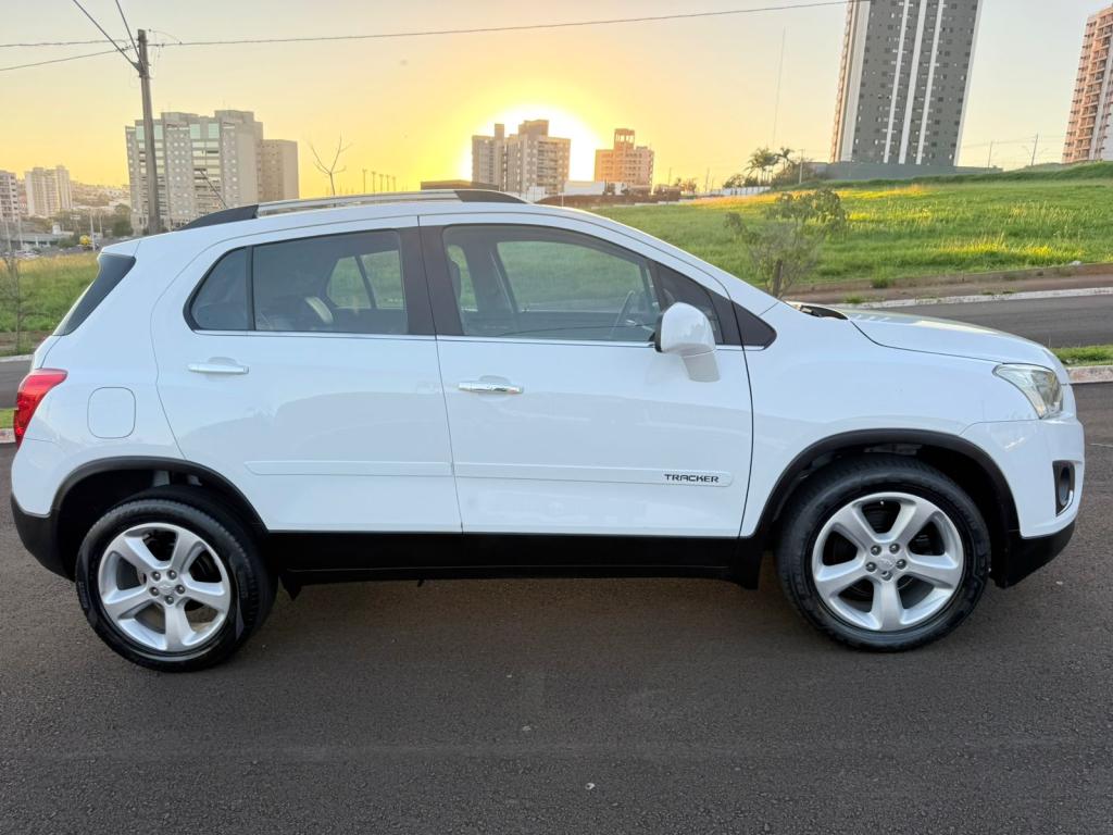 CHEVROLET Tracker - Foto
