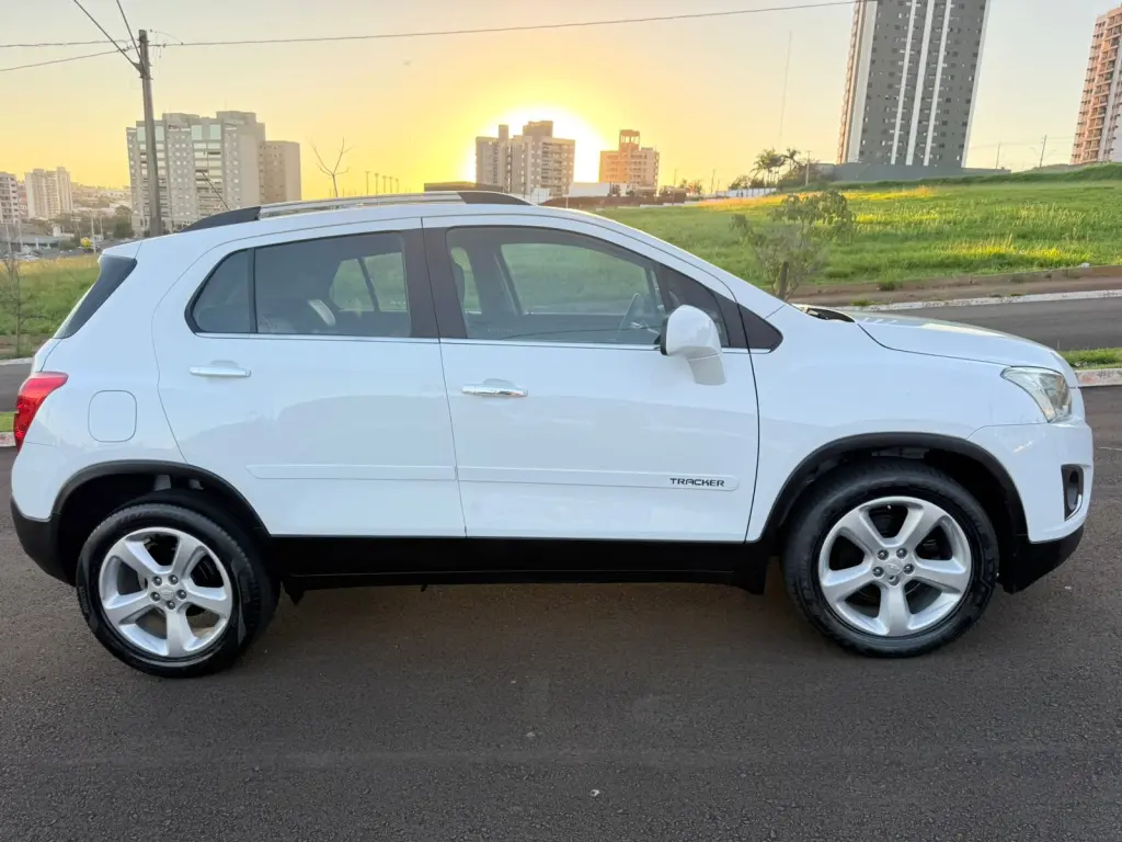 CHEVROLET Tracker - Foto