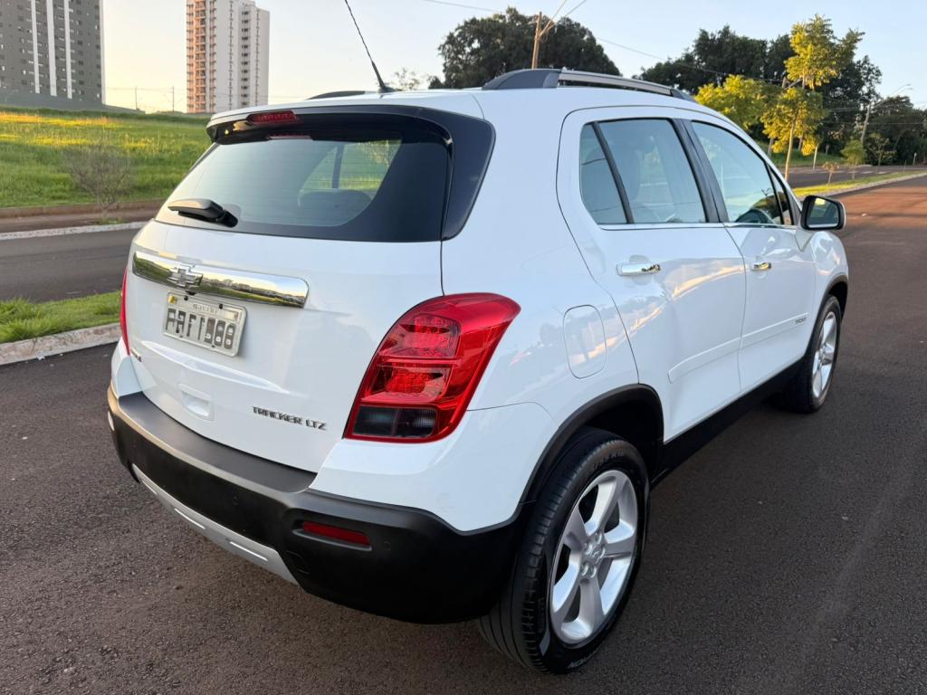CHEVROLET Tracker - Foto
