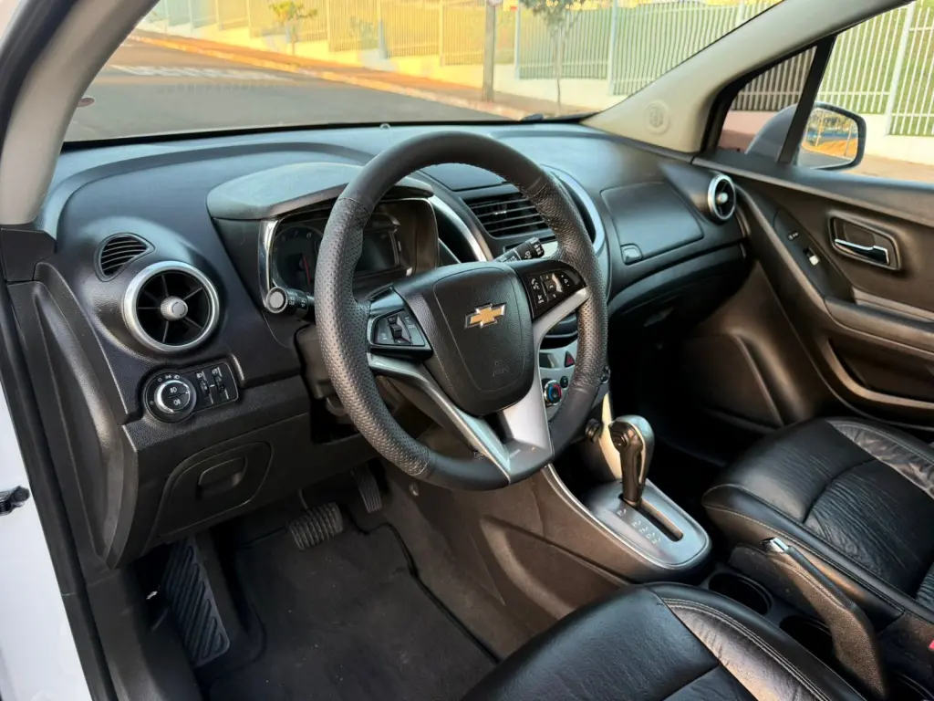 CHEVROLET Tracker - Foto