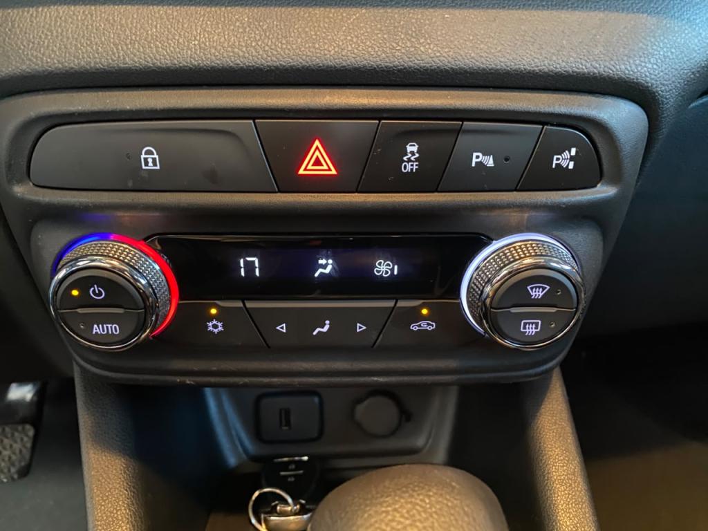 CHEVROLET Tracker - Foto