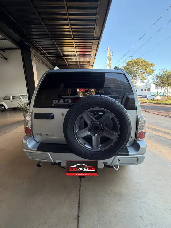 CHEVROLET Tracker - Foto