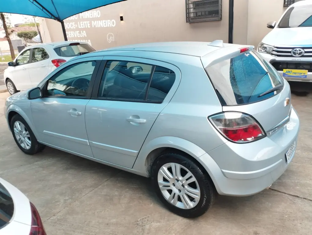 CHEVROLET Vectra Hatch - Foto