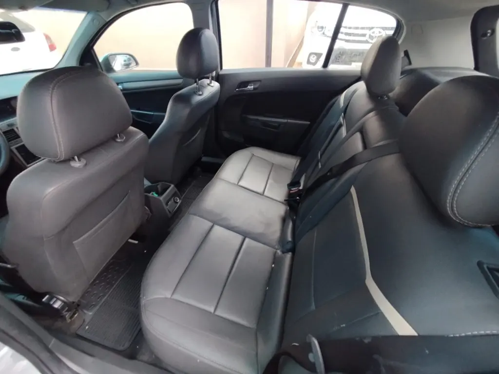 CHEVROLET Vectra Hatch - Foto