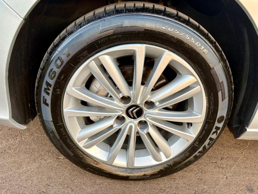 CITROEN C4 Sedan - Foto