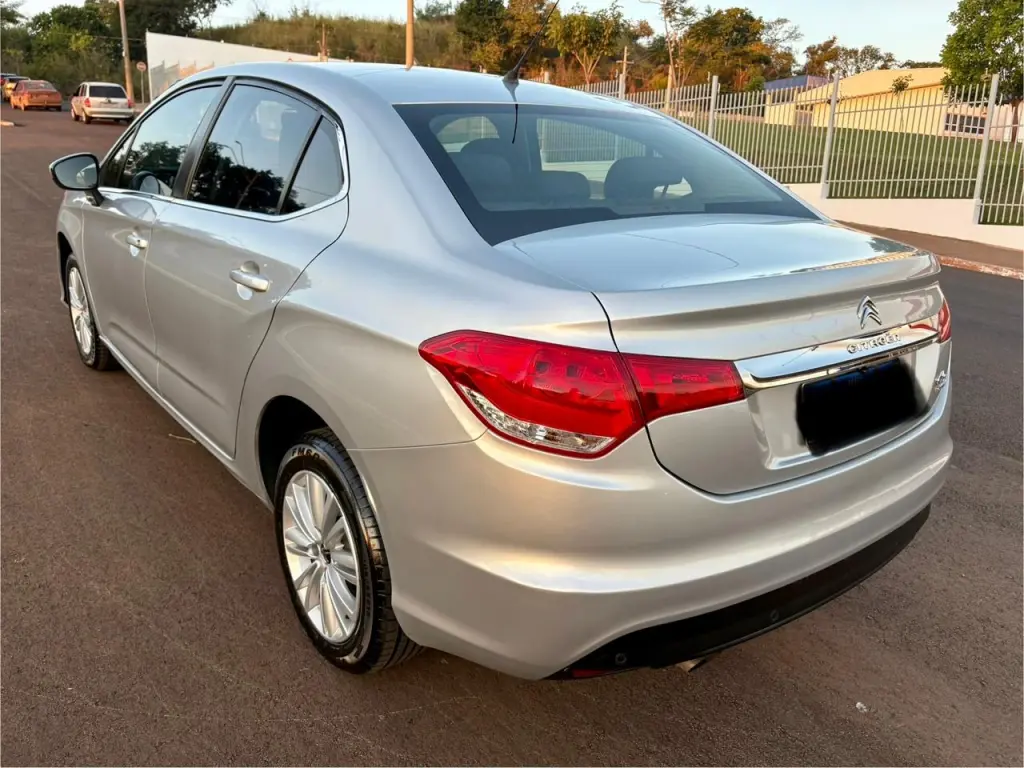 CITROEN C4 Sedan - Foto