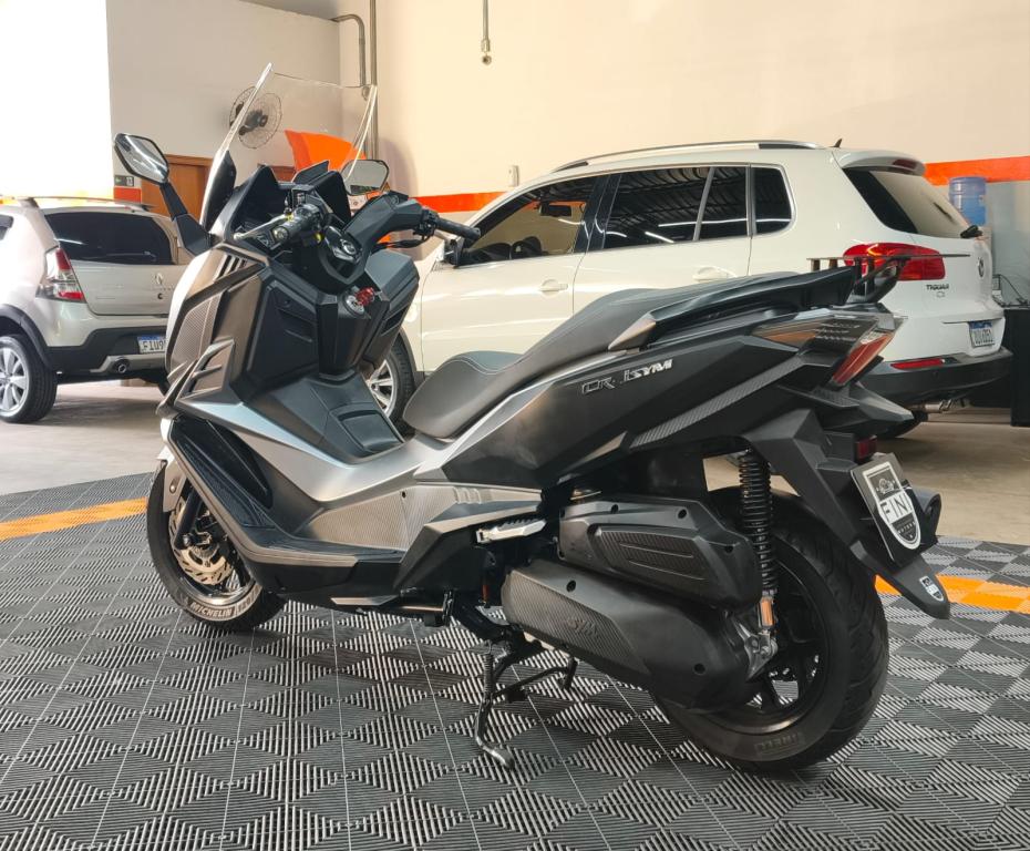 DAFRA Cruisym 300 - Foto