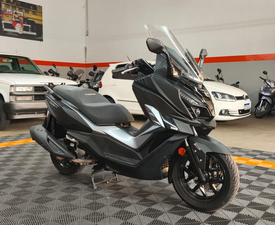 DAFRA Cruisym 300 - Foto