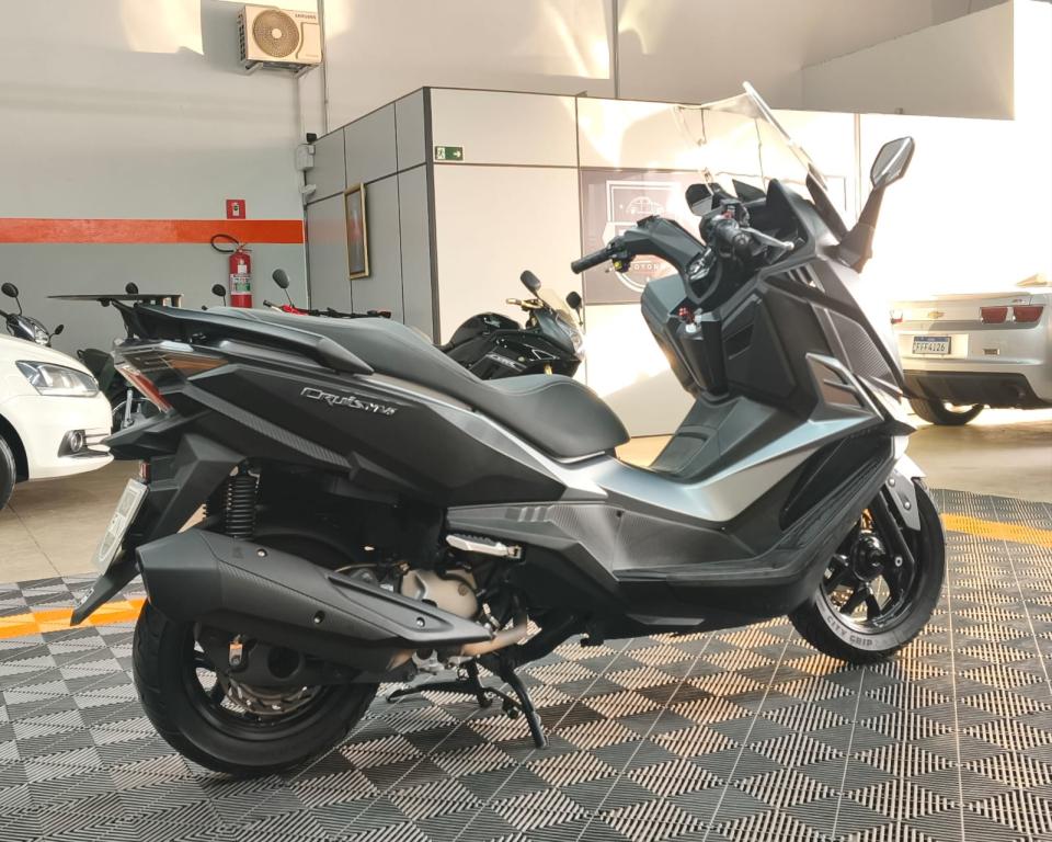 DAFRA Cruisym 300 - Foto