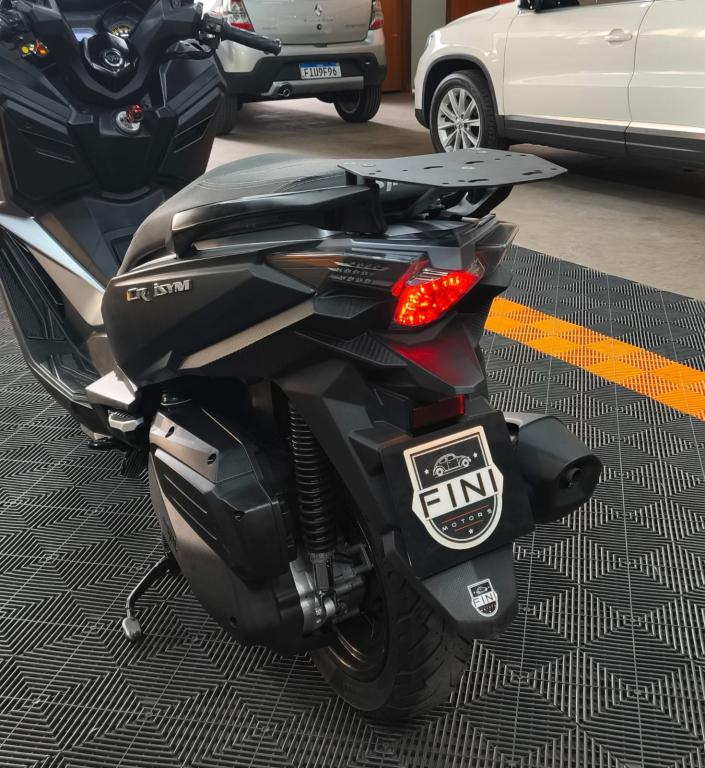 DAFRA Cruisym 300 - Foto