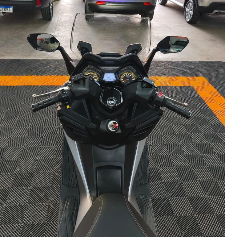 DAFRA Cruisym 300 - Foto