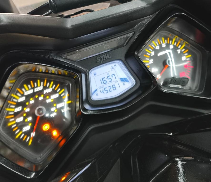 DAFRA Cruisym 300 - Foto