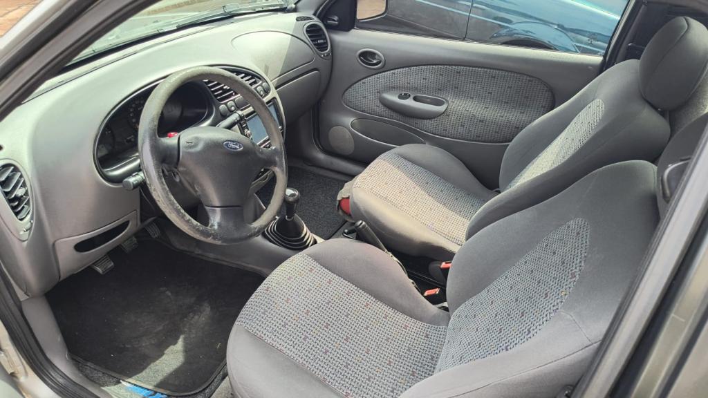 FORD Courier - Foto