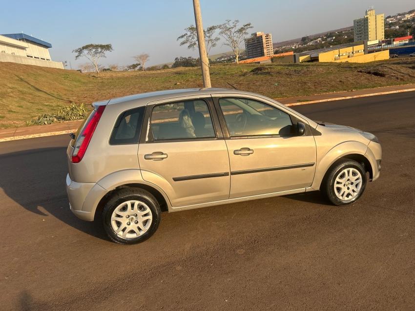 FORD Fiesta Hatch - Foto