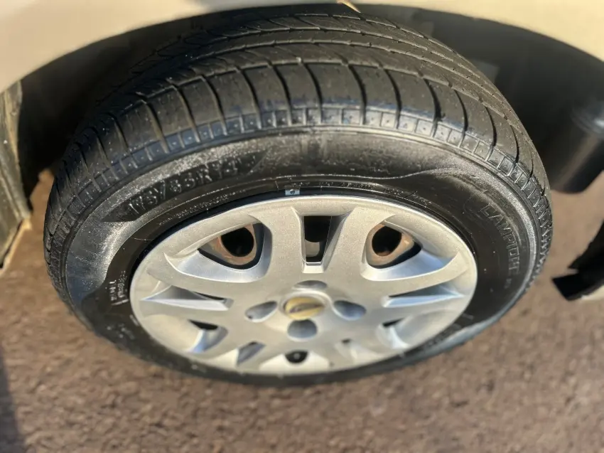 FORD Fiesta Hatch - Foto