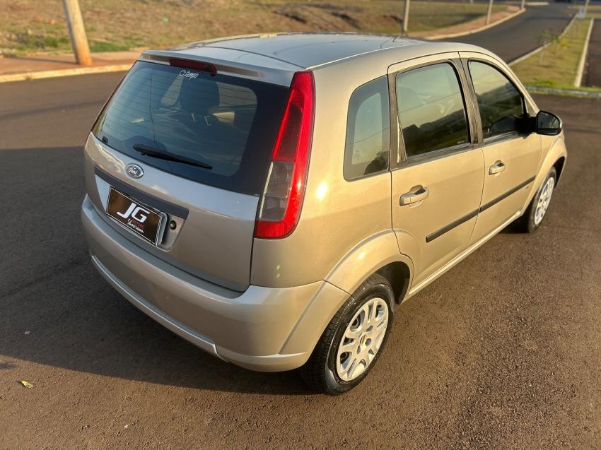 FORD Fiesta Hatch - Foto