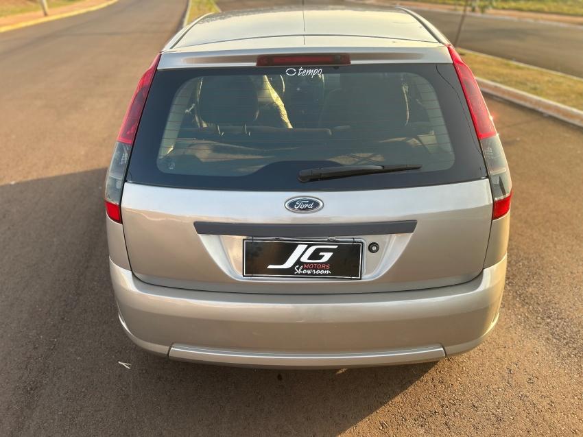 FORD Fiesta Hatch - Foto