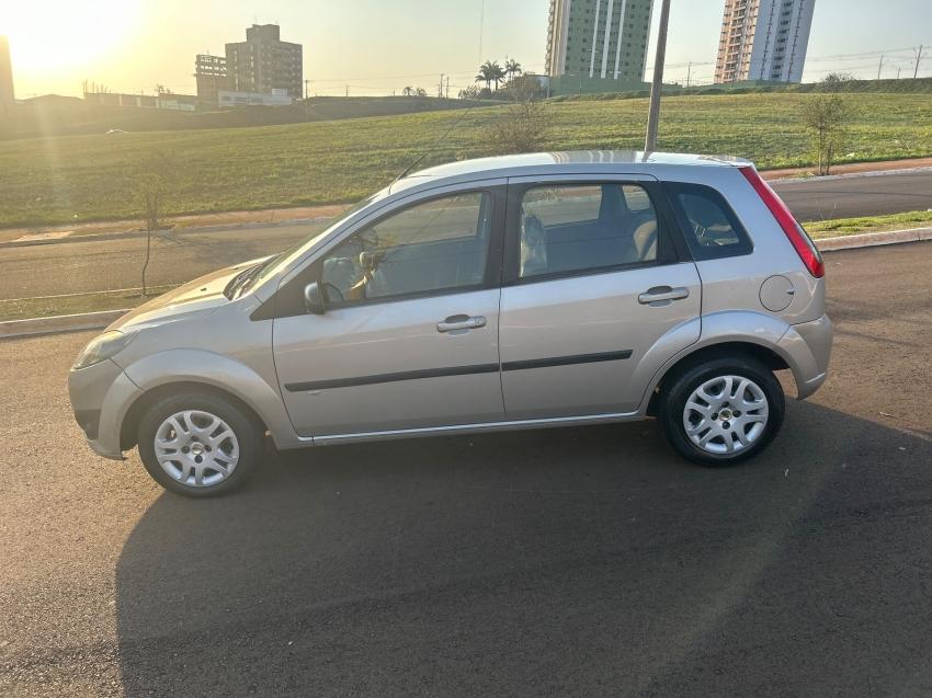 FORD Fiesta Hatch - Foto