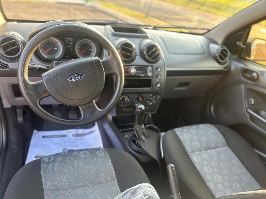 FORD Fiesta Hatch - Foto