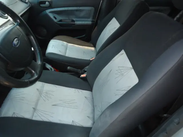 FORD Fiesta Hatch - Foto