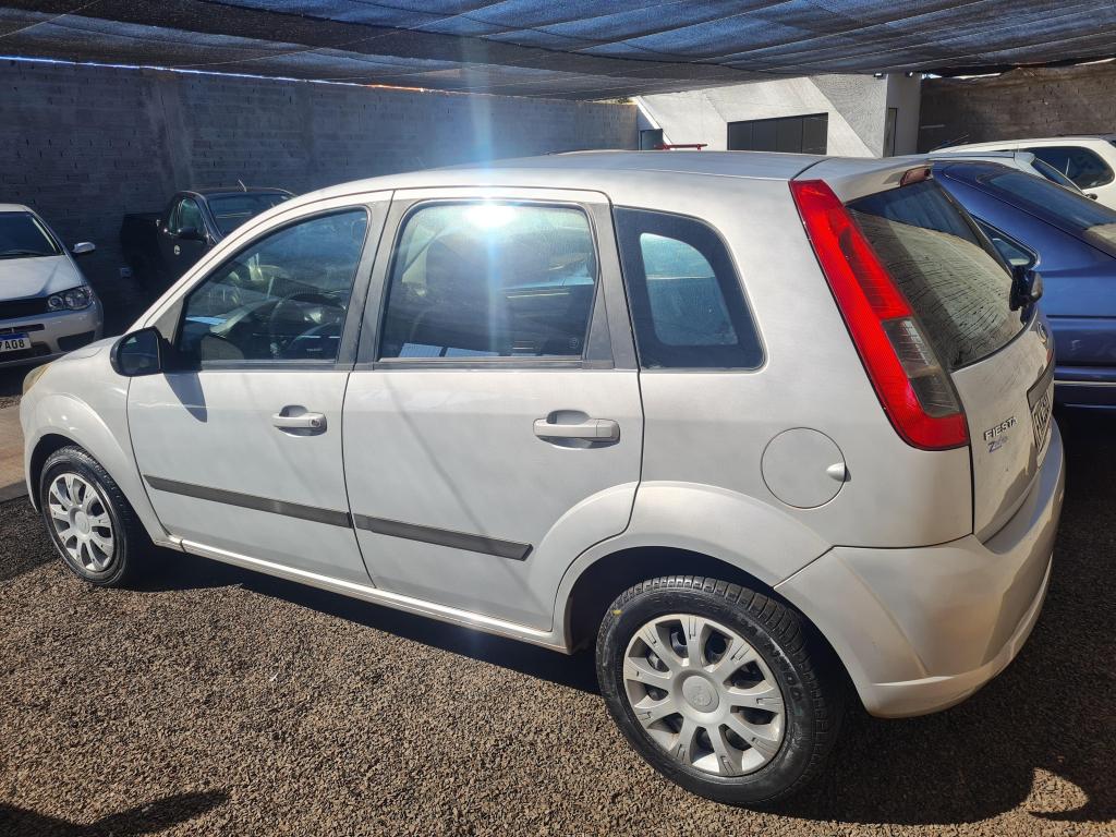 FORD Fiesta Hatch - Foto