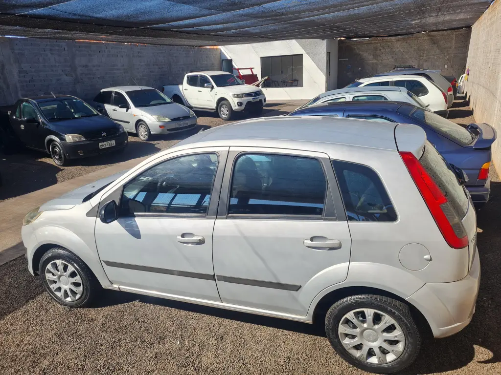 FORD Fiesta Hatch - Foto