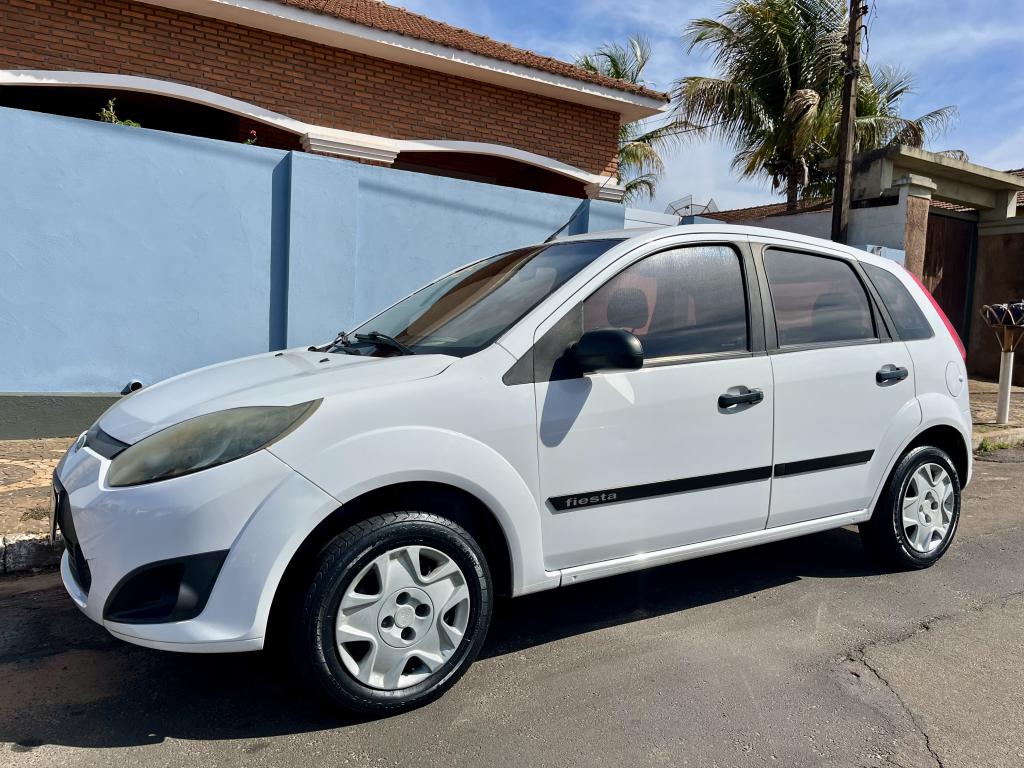 FORD Fiesta Hatch - Foto