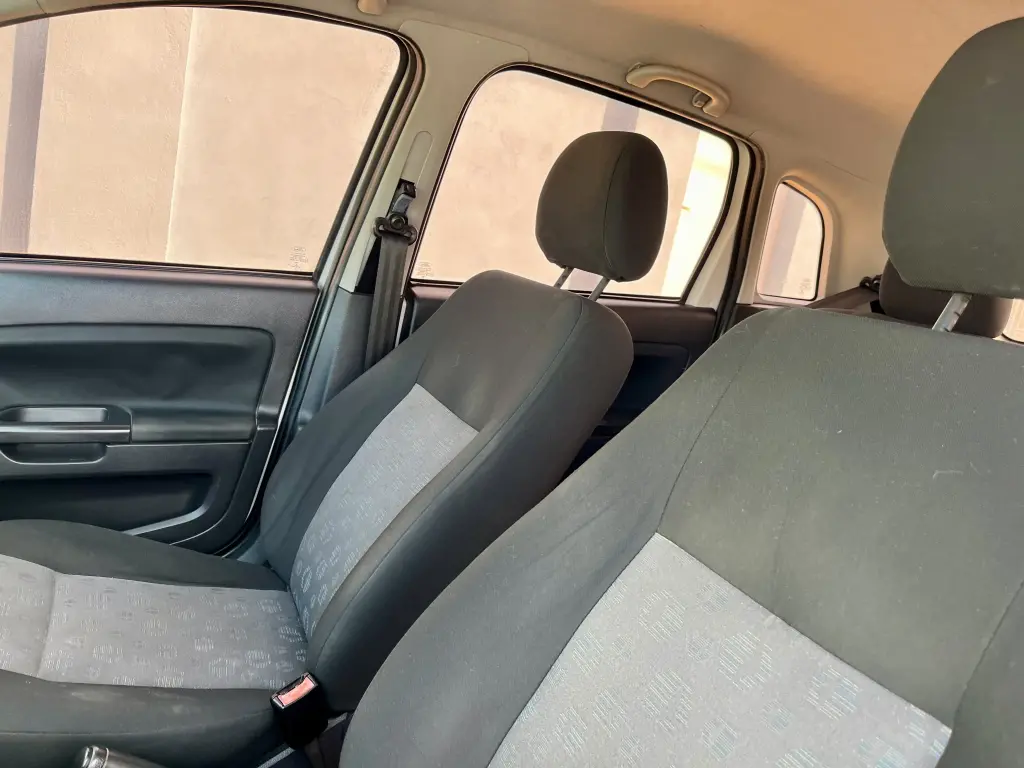 FORD Fiesta Hatch - Foto