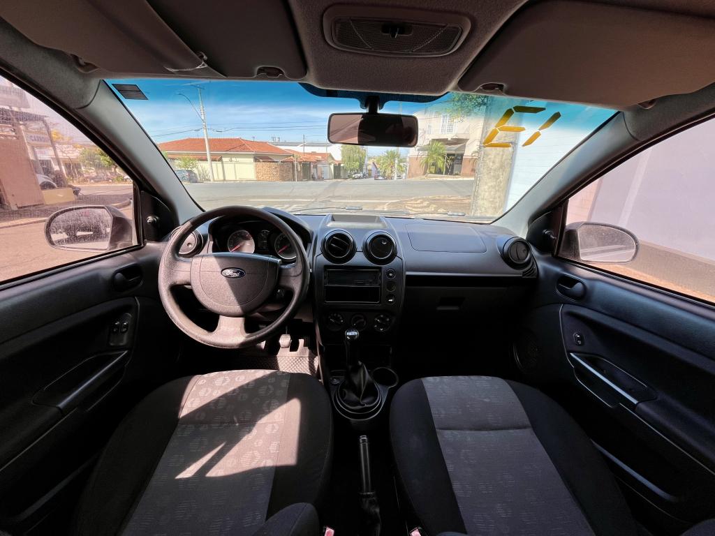 FORD Fiesta Hatch - Foto