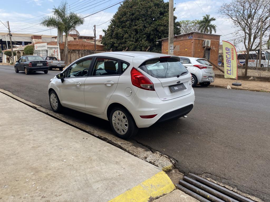 FORD Fiesta Hatch - Foto